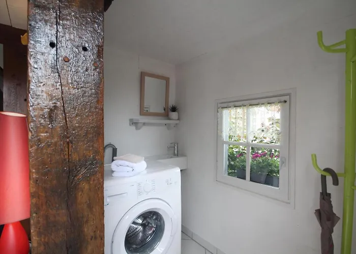 Holiday home Gite Gites De France - La Petite Maison